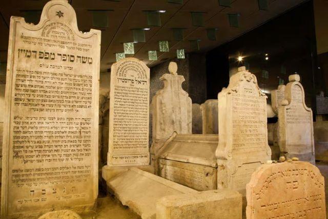גטו ברטיסלבה - מידע היסטורי וחשוב credit to getyourguide.com