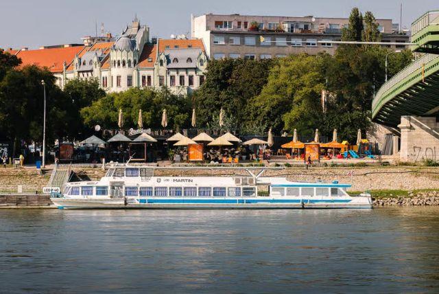 שייט על הדנובה בברטיסלבה - מה רואים, מתי מומלץ ולמי זה מתאים credit to getyourguide.com