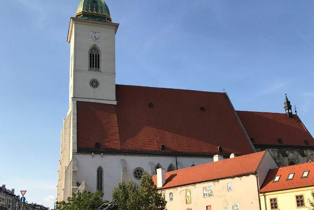 קתדרלת סנט מרטין (St. Martin's Cathedral)