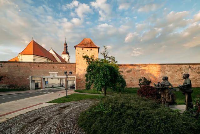 טיול יום ל-Trnava מברטיסלבה - עיר היסטורית נגישה credit to getyourguide.com