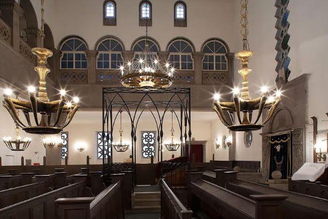 Synagogue Café - קפה בית כנסת בטרנבה credit to getyourguide.com