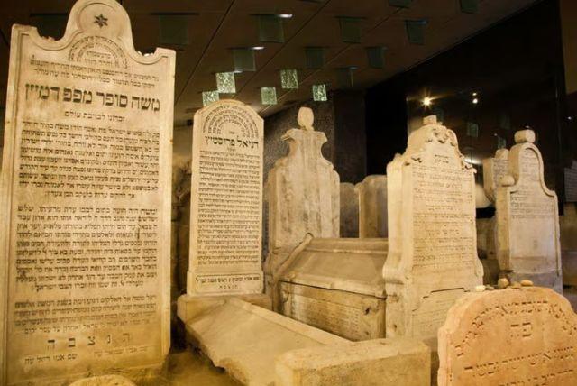 מוזיאון השואה היהודית בברטיסלבה credit to getyourguide.com