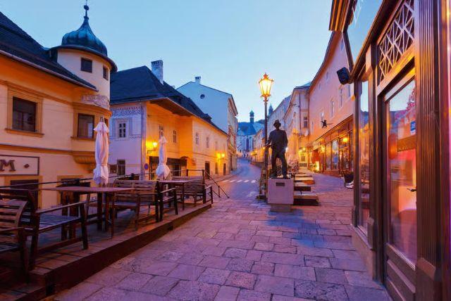 באנסקה שטיאווניצה - Banská Štiavnica היכרות עם העיירה credit to getyourguide.com
