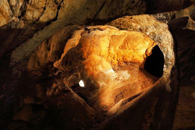 מערת הארגוניט אוכטינסקה - Ochtinská Aragonite Cave