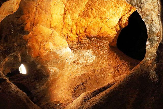 מערת הארגוניט אוכטינסקה - Ochtinská Aragonite Cave